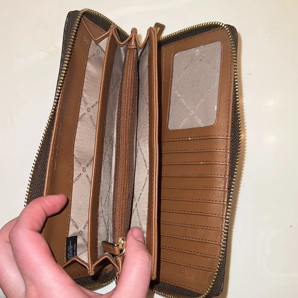 Michael Kors Jet Set Brown Wristlet Wallet - Picture 3 of 7